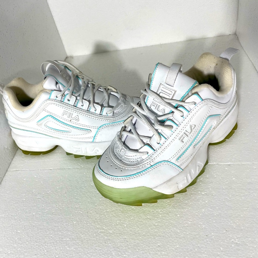 Fila White w/blue US Size 4